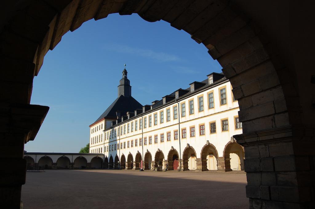 Hotel Garni Am Thueringer Klosstheater ฟรีดริชโรดา ภายนอก รูปภาพ